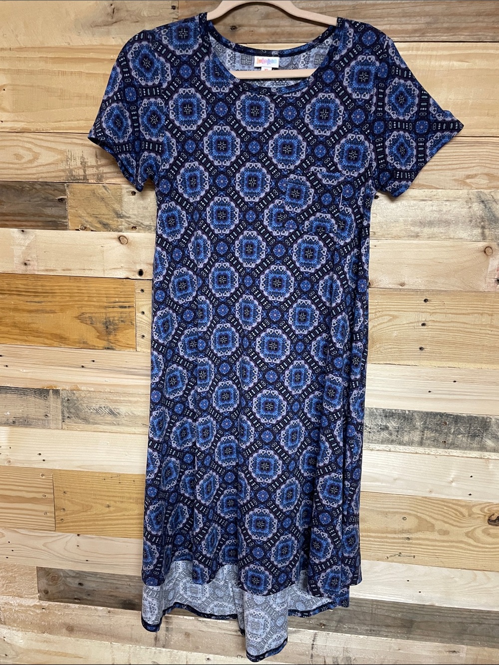 LuLaRoe size XS Blue Patterned Short-Sleeve Carly High-low Soft Midi Dress